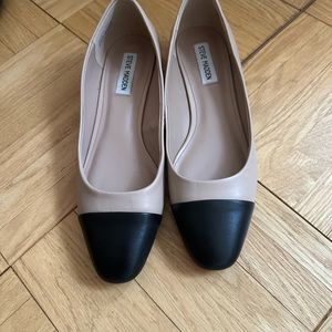 Steve Madden Women's Black and Cream Flats